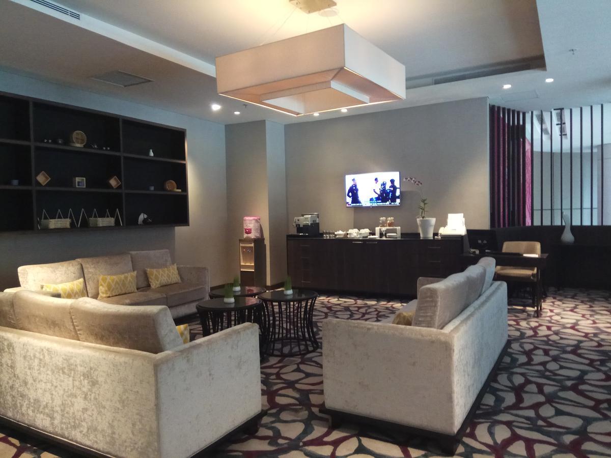 Mercure Karawang Exterior photo